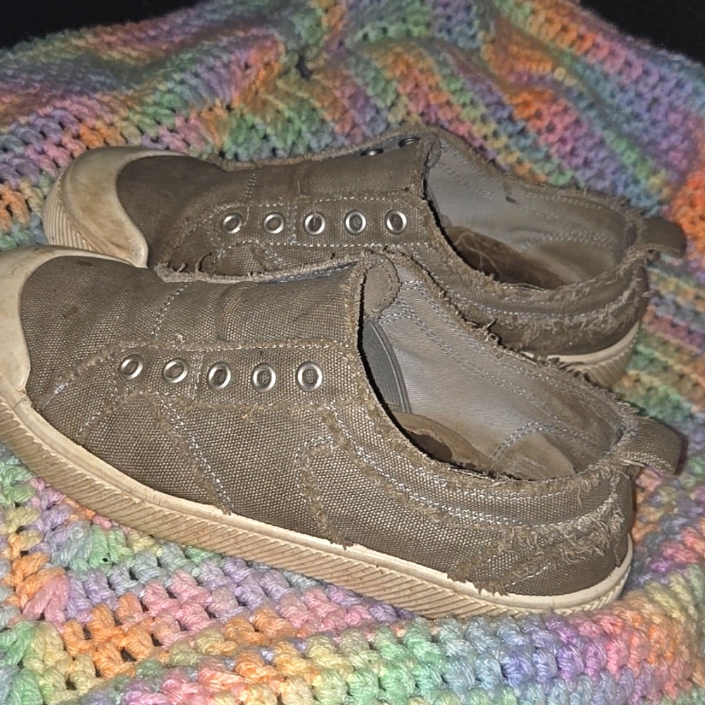 Womens shoes